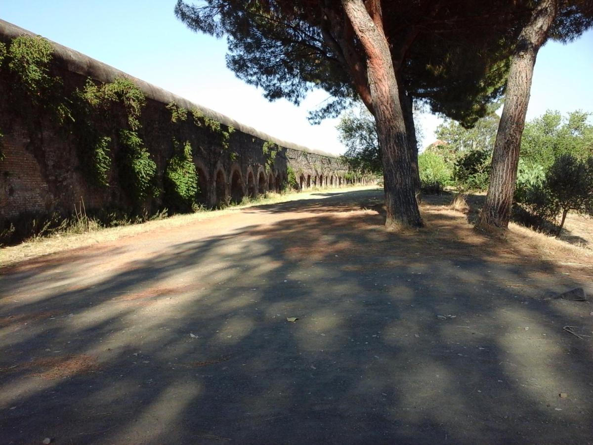 B&B Near Metro' Central Line - Only Wc In The Rooms 15 Minutes To Termini Station 20 To Spagna Square - In The Night Bus Rome Bagian luar foto